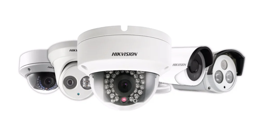 Kamery monitoringu marki Hikvision – różne modele na przezroczystym tle